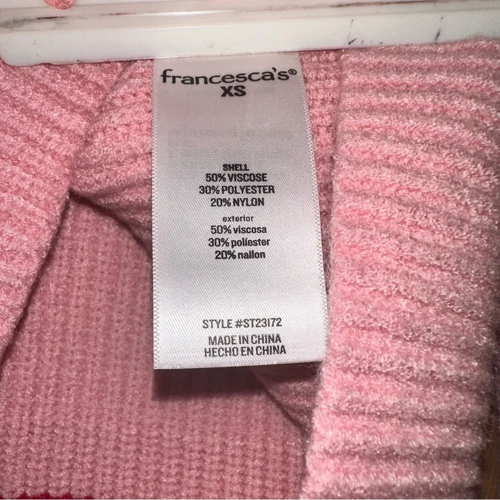 NET Francesca's Collections Pink and Red Heart V-Neck Sweater XS oversized - Picture 5 of 5